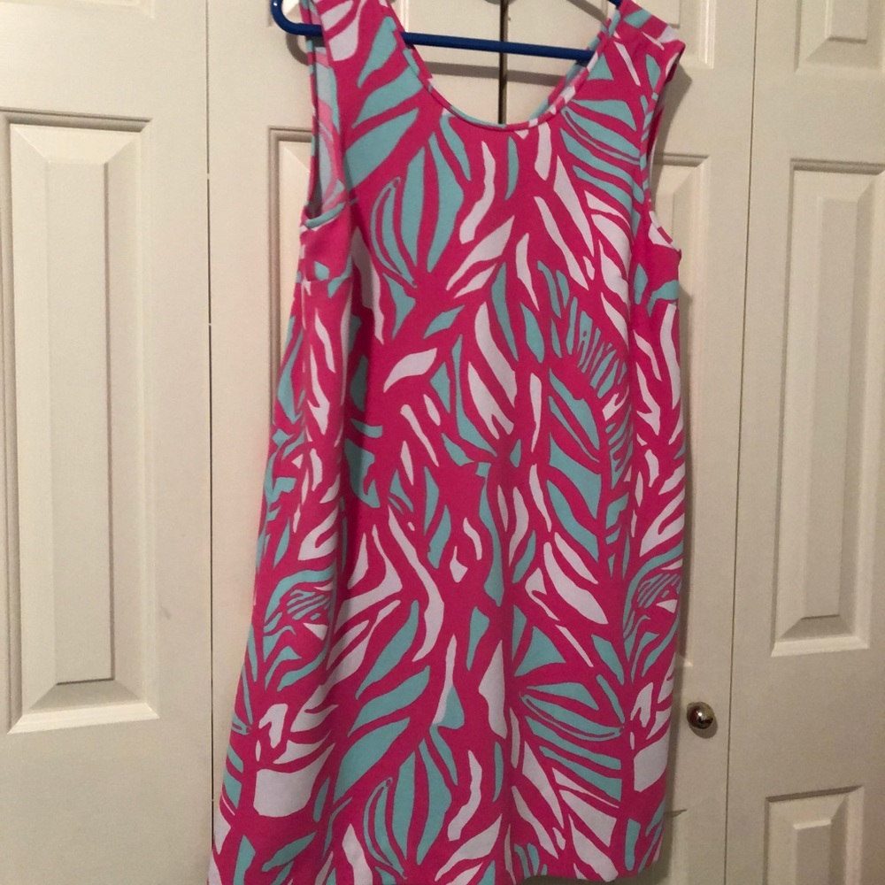 Lilly Pulitzer ladies large dress.